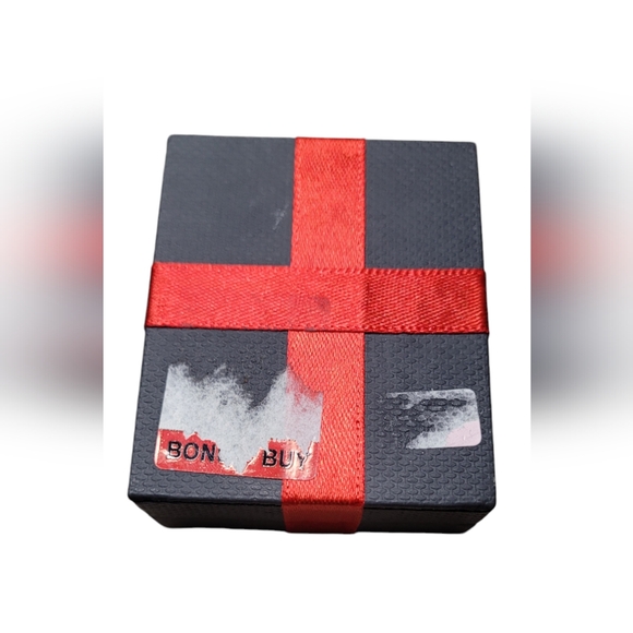 Pearl Stud Earrings - Picture 8 of 12